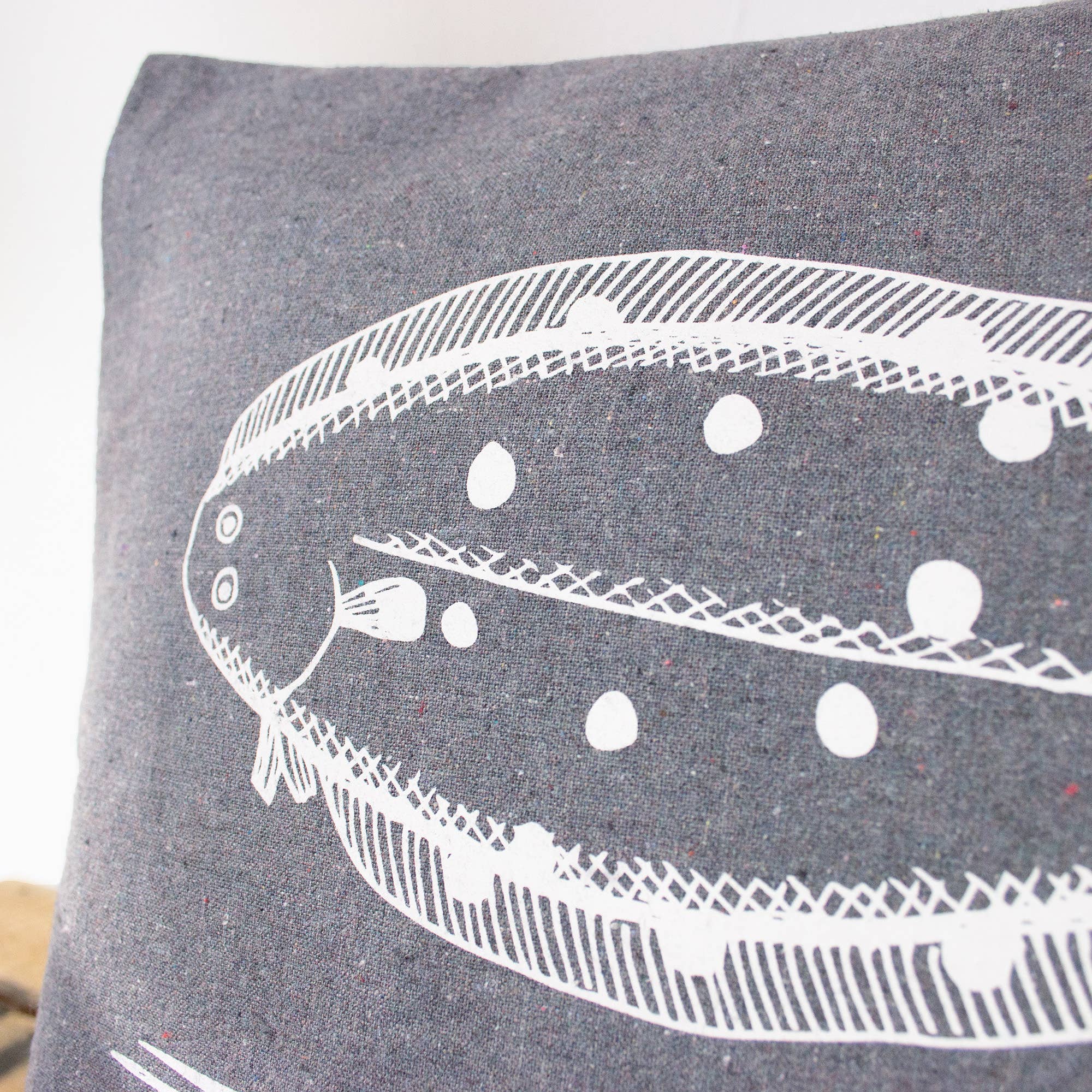 Bow & Hummingbird - Wholesale Throw Pillow Cover - Maritime Pillowcase Fish1