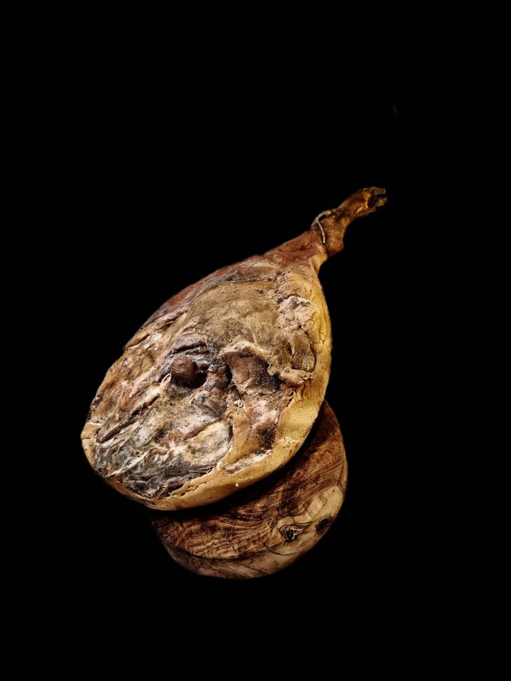 CRŪS Di Nero Casertano c/o 18+ für den Großhandel von Crūs (Adiuvas Naturæ)