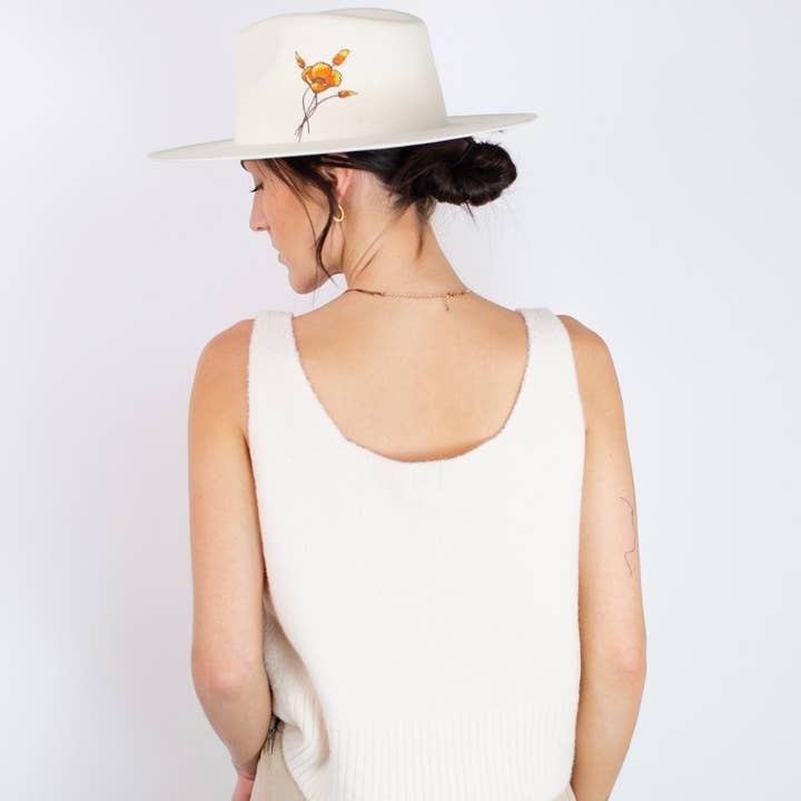 ELEANOR Bred Brim Fedora med blomsterdesign for engroshandel hos Good Future Co