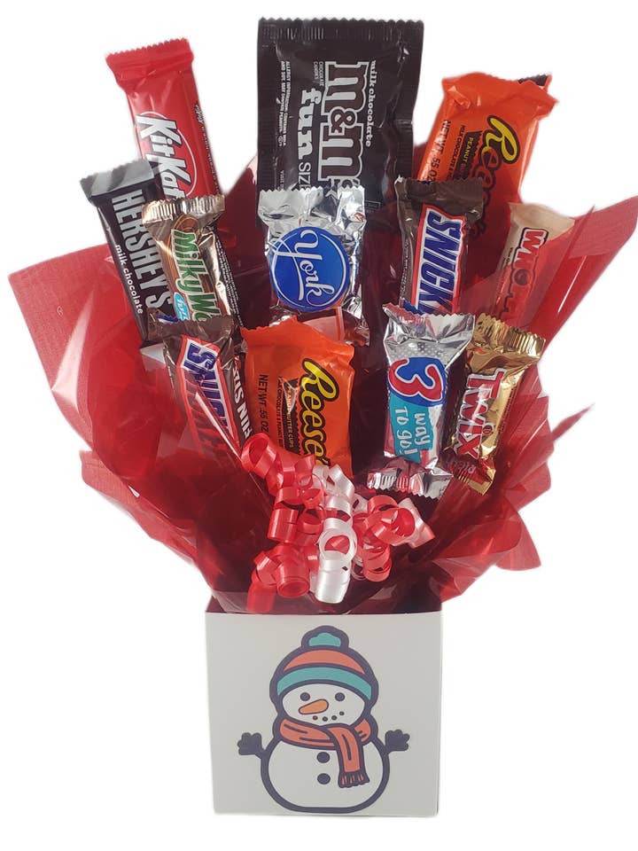 Bouquet de bonbons au chocolat dans une boîte bonhomme de neige - (M) pour la vente par So Sweet of You