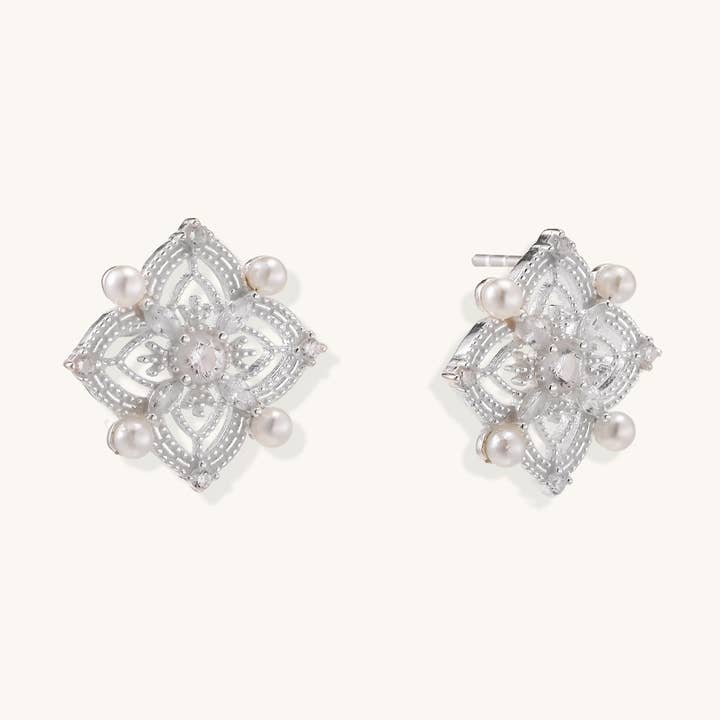 Boucles d'oreilles clous perle Confort Doux pour la vente par Branvas Jewelry