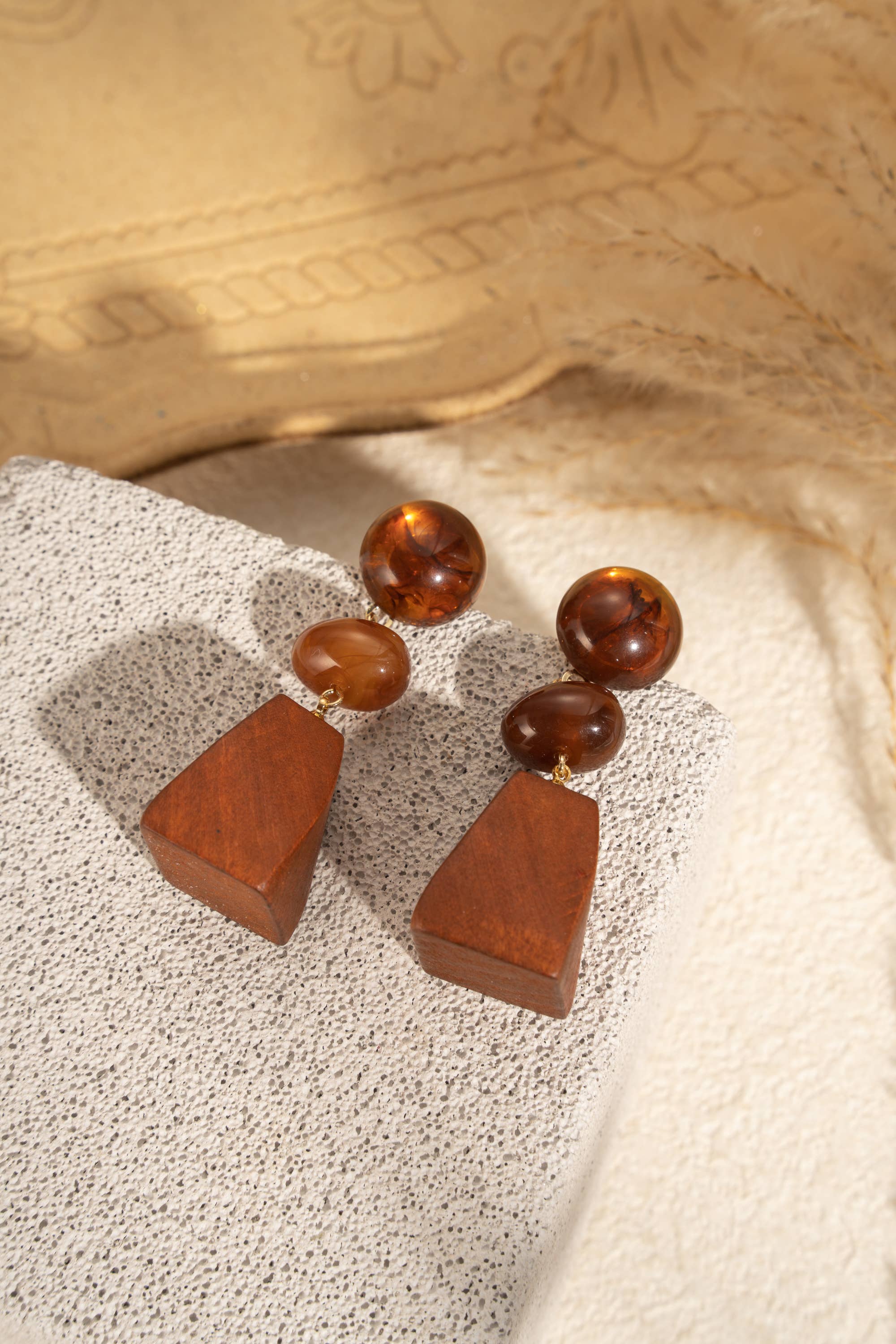 COSMOS – Engroshandel Hængeøreringe og creoløreringe – Øreringe i naturligt træharpiks chic rustfrit stål0