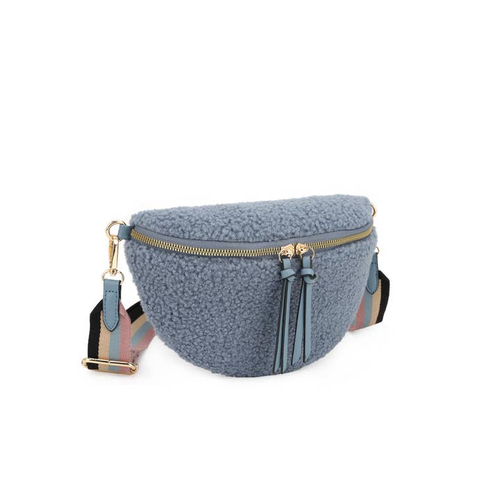 KAYLA+AVA – wholesale Midjeväska - Dam – KAYLA+AVA Cynthia Shearling midjeväska i halvmåneform