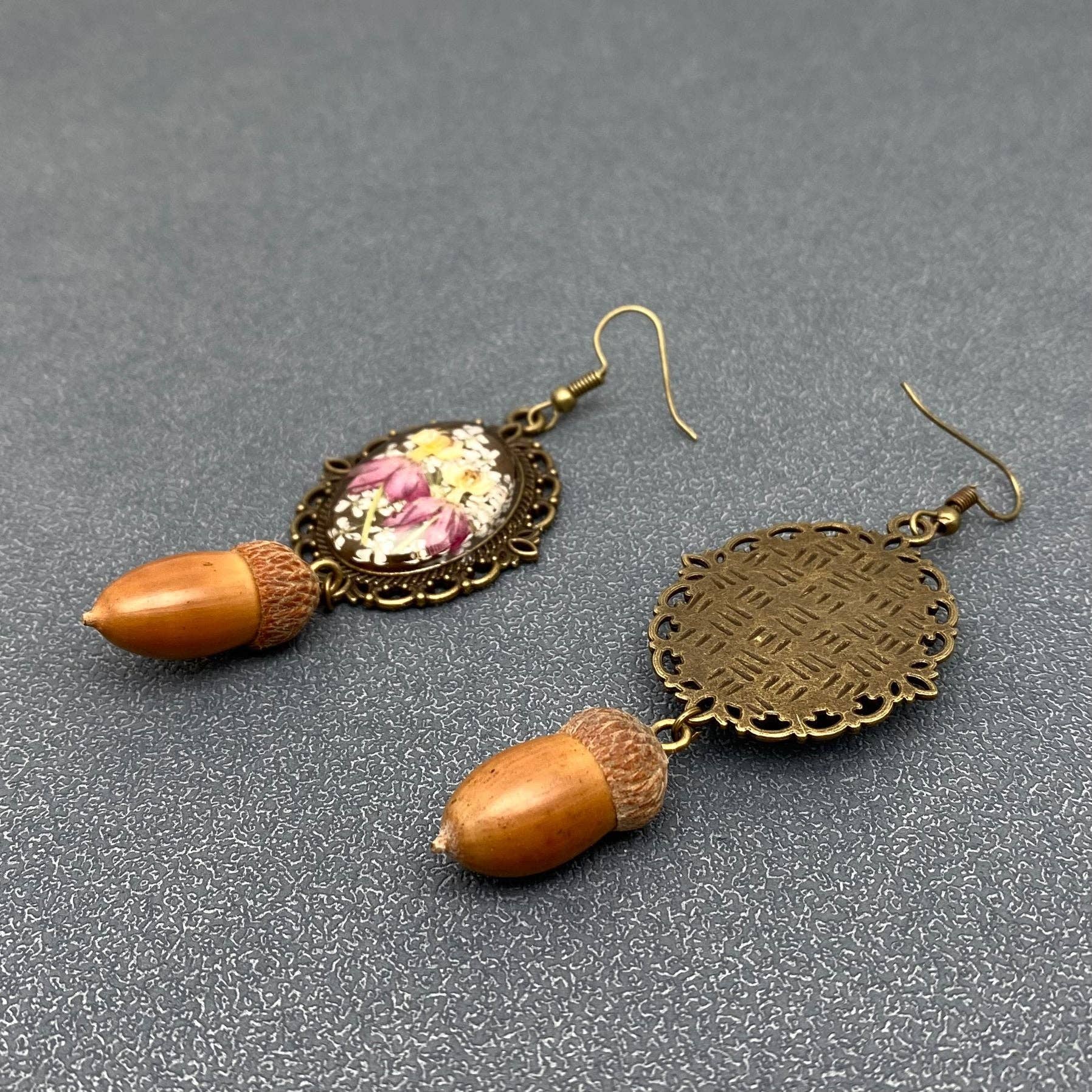 Mio Queena - Wholesale Dangle Earrings - Vintage Genuine Dried Acorn & Flowers Charm Earrings - PDF6