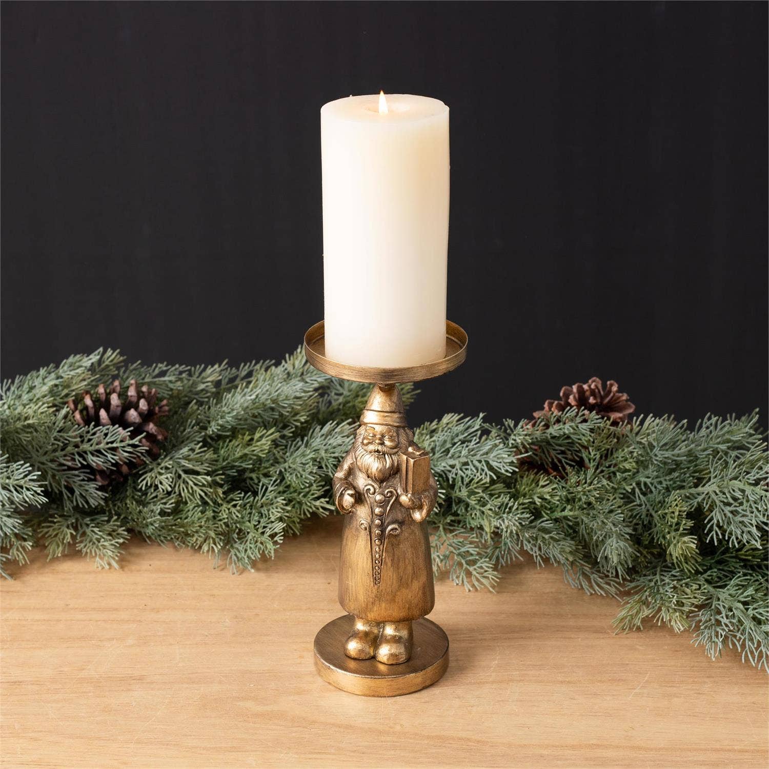 Audrey's Home & Gift – Großhandel Kerzenhalter – Kerzenhalter - Goldene Weihnachtsmannfigur (Pk/02)1