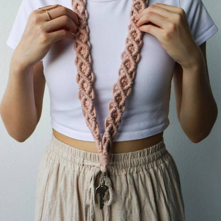 Weavey Studio – wholesale Lanyard – Women’s – Macrame Diamond Pattern Lanyard