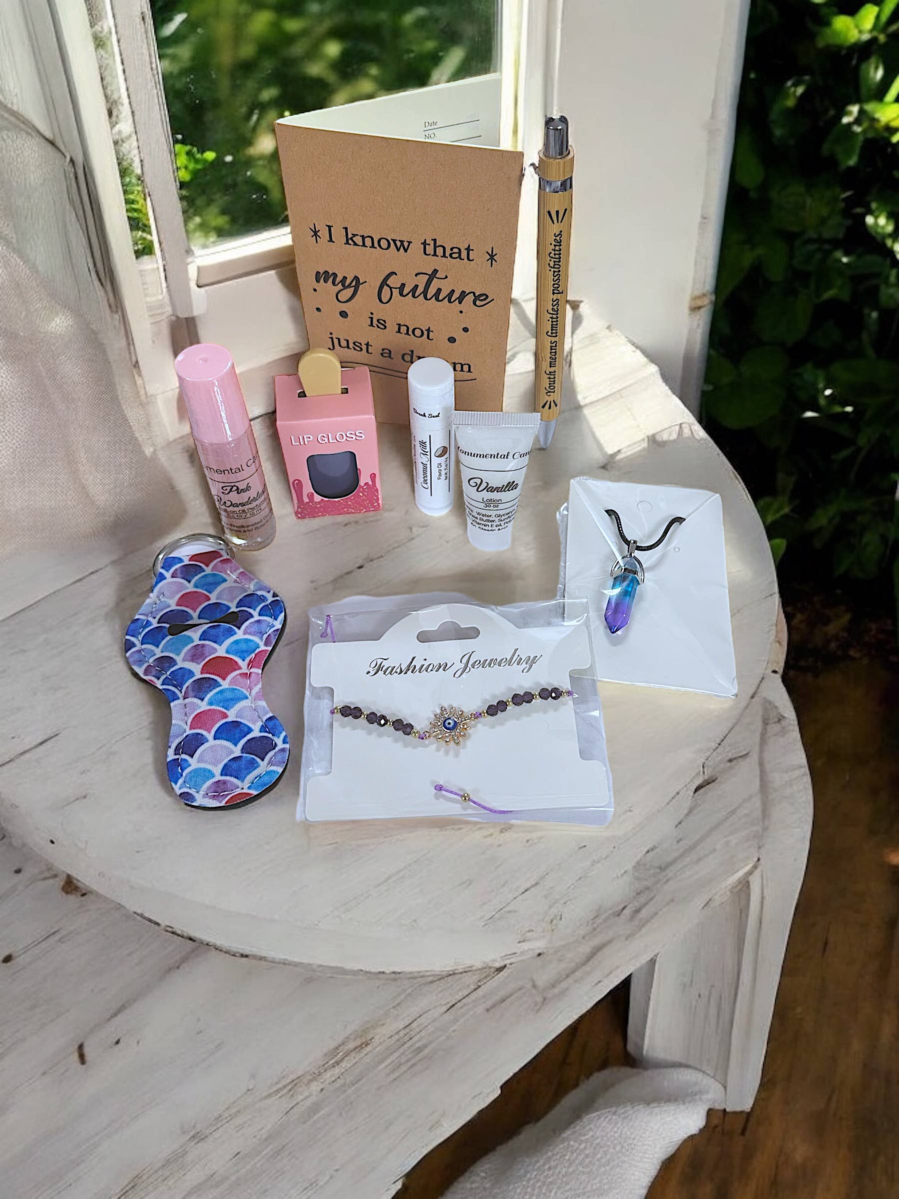 Monumental Candles LLC - Wholesale Makeup/Cosmetic Bag - Mini Cosmetic Suitcase1