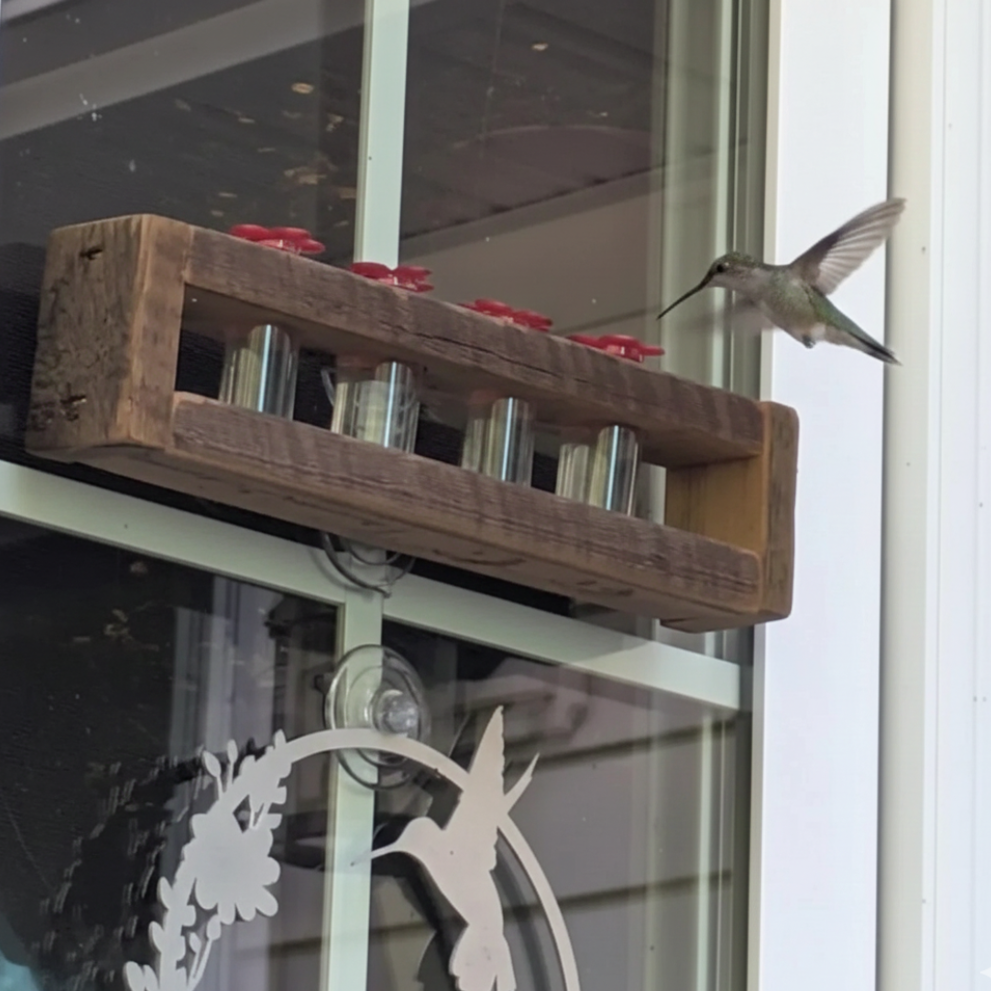 Flying Heart Threads - Wholesale Bird Feeder - Authentic Barnwood Hummingbird Feeder hanging or for window 0