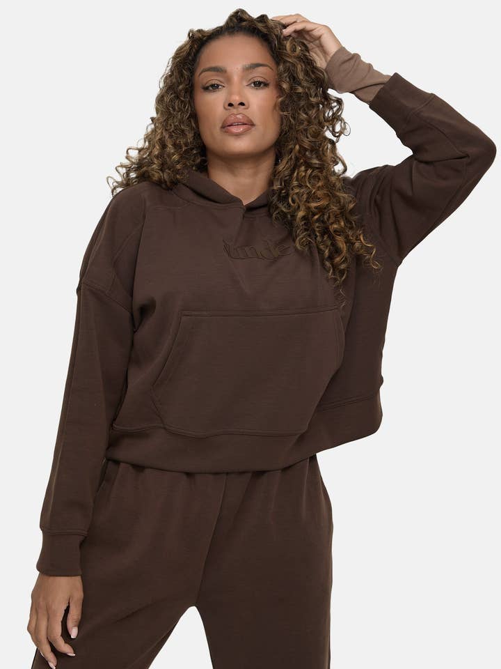 Hoodie de détente à coupe carrée en tissu doux - Chocolat - Sunde pour la vente par Sunde