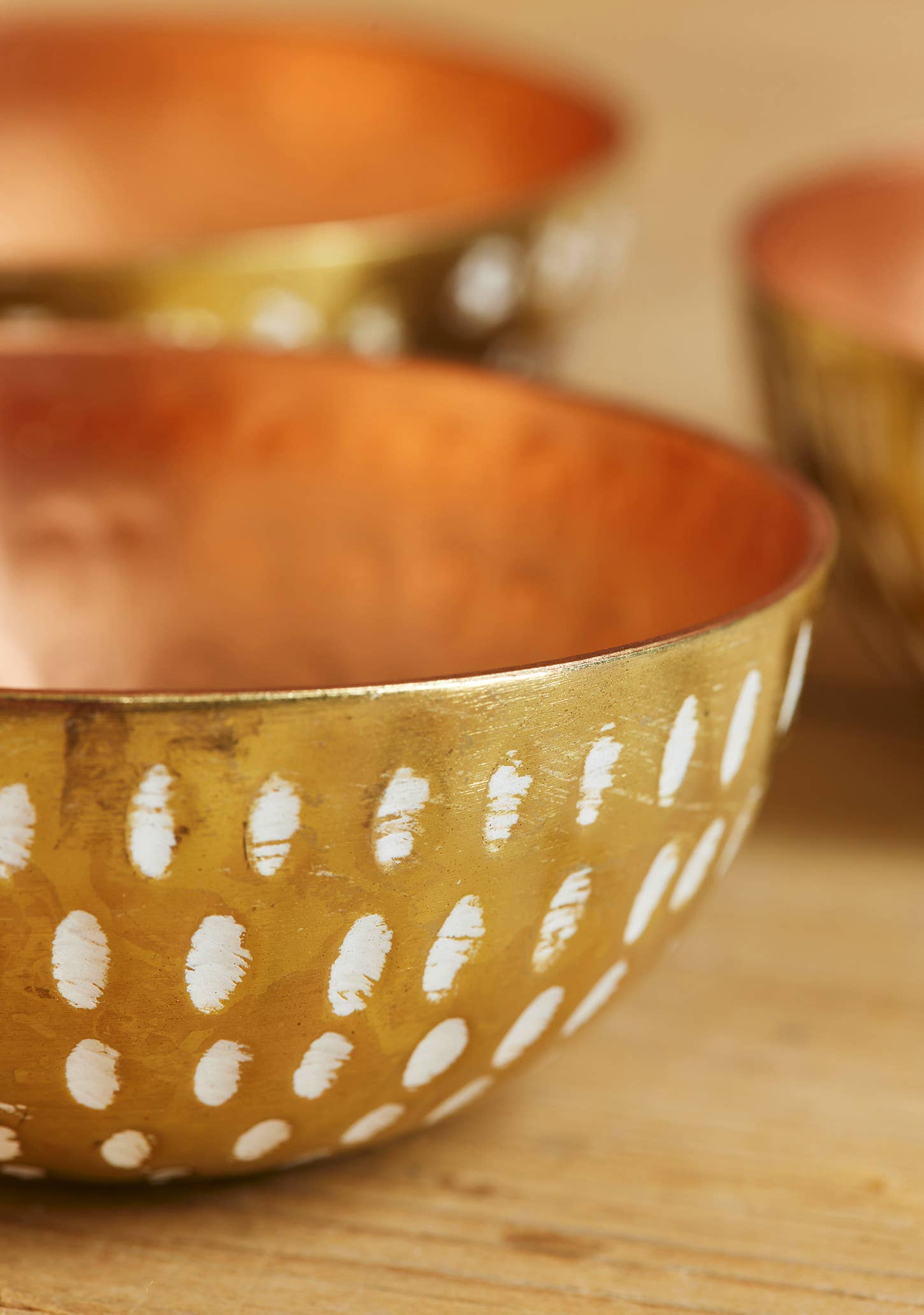 Namaste – wholesale Decorative plate/dish/bowl – Hammered Bowl Brass Plated3