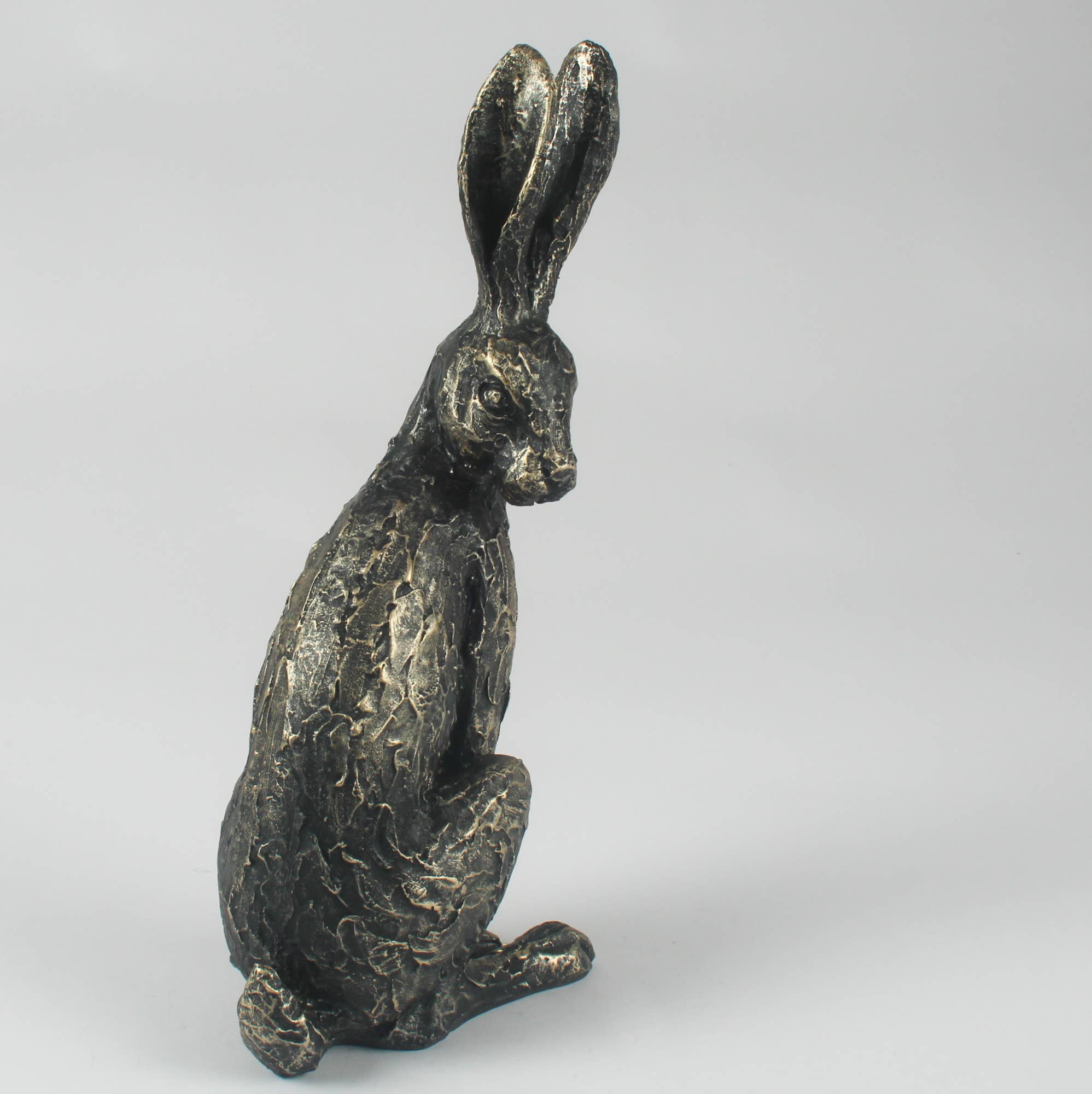 Originals International Ltd – wholesale Sculpture – Antique Bronze Sitting Hare Sculpture – Artistic Table Décor1