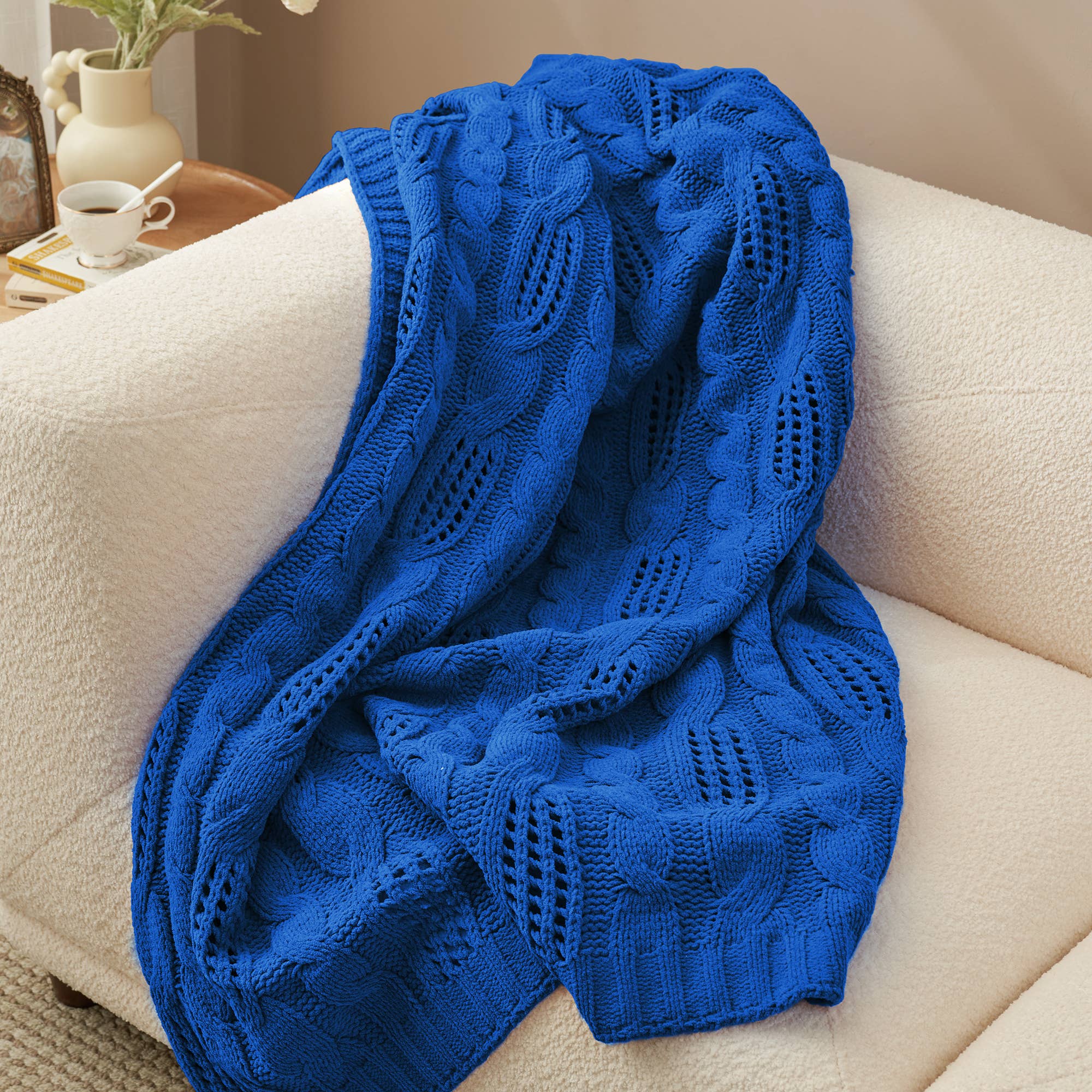 DreamValley - Wholesale Throw Blanket - AH Reversible Chenille Cable Knit Throw Blanket2