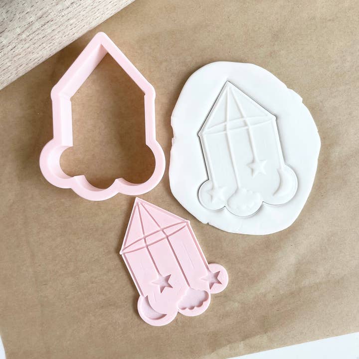 Babybedje, mobiele stempelreliëfset of set met debosser en koekjesvorm voor wholesale door Maison’s Custom Cutters