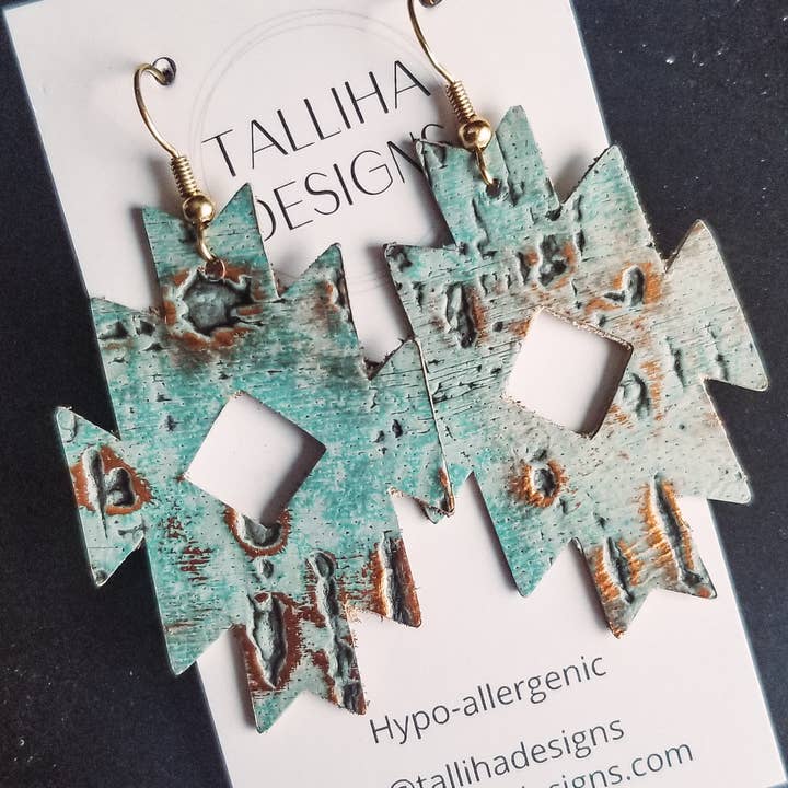 Talliha Designs - Venta al por mayor Pendientes colgantes - Pendientes aztecas de cuero genuino Turquesa Wildwood estilo occidental