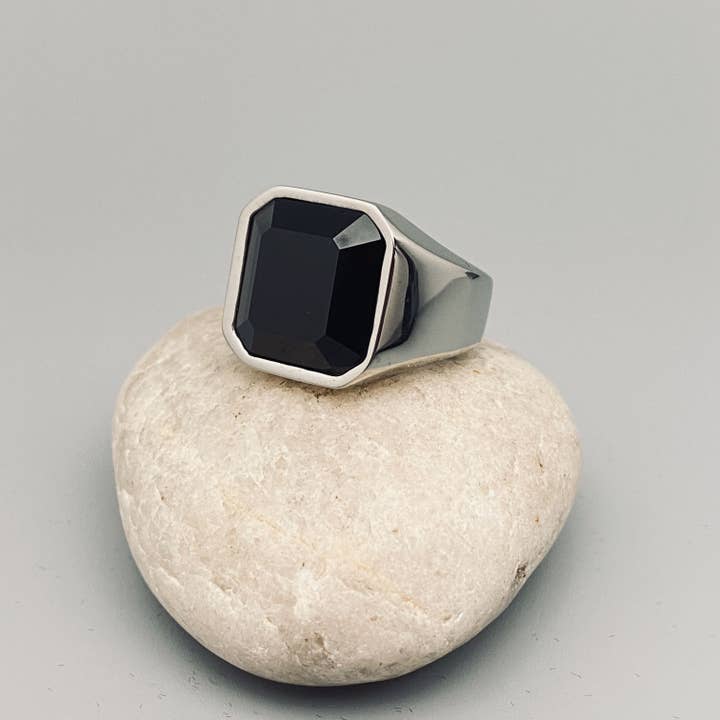 Mio Queena - Wholesale Signet Ring - Black Agate Stone Men's Titanium Steel Ring - MJ/MR