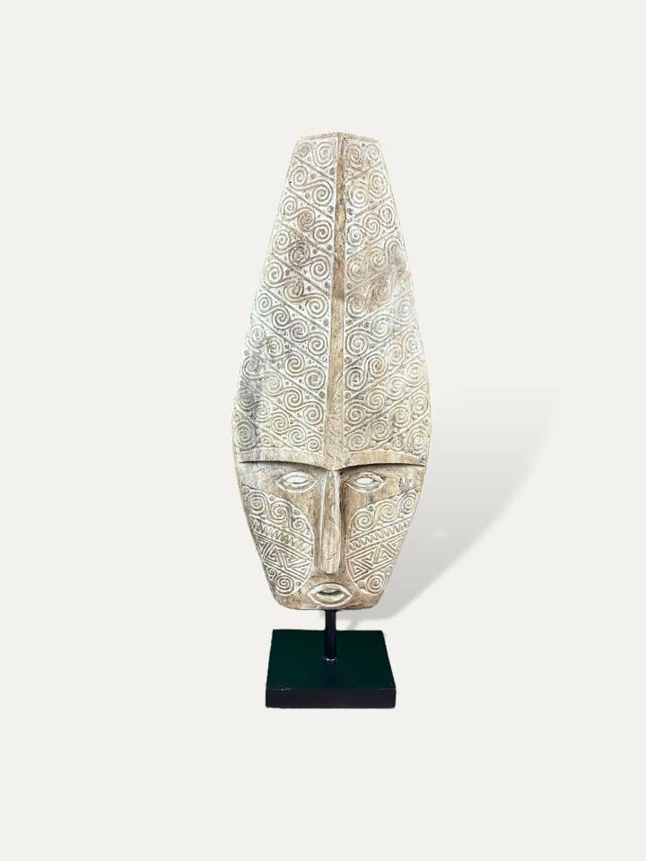 Grande Sculpture en bois exotique Bali - Surya pour la vente par Cokoha