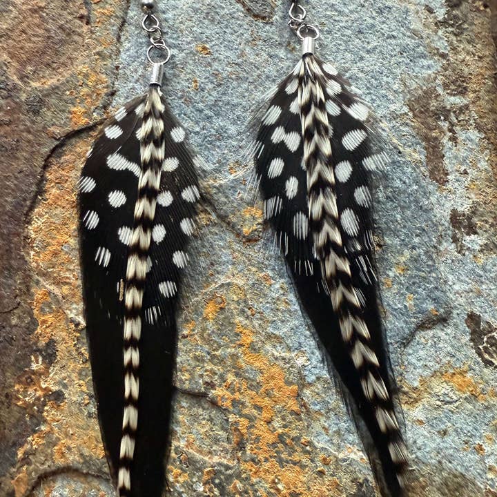 Orecchini Piuma Spirito Selvaggio – Gioielli Tribali Boho Fatti a Mano per la vendita all'ingrosso da parte di Wild Mountain Silver