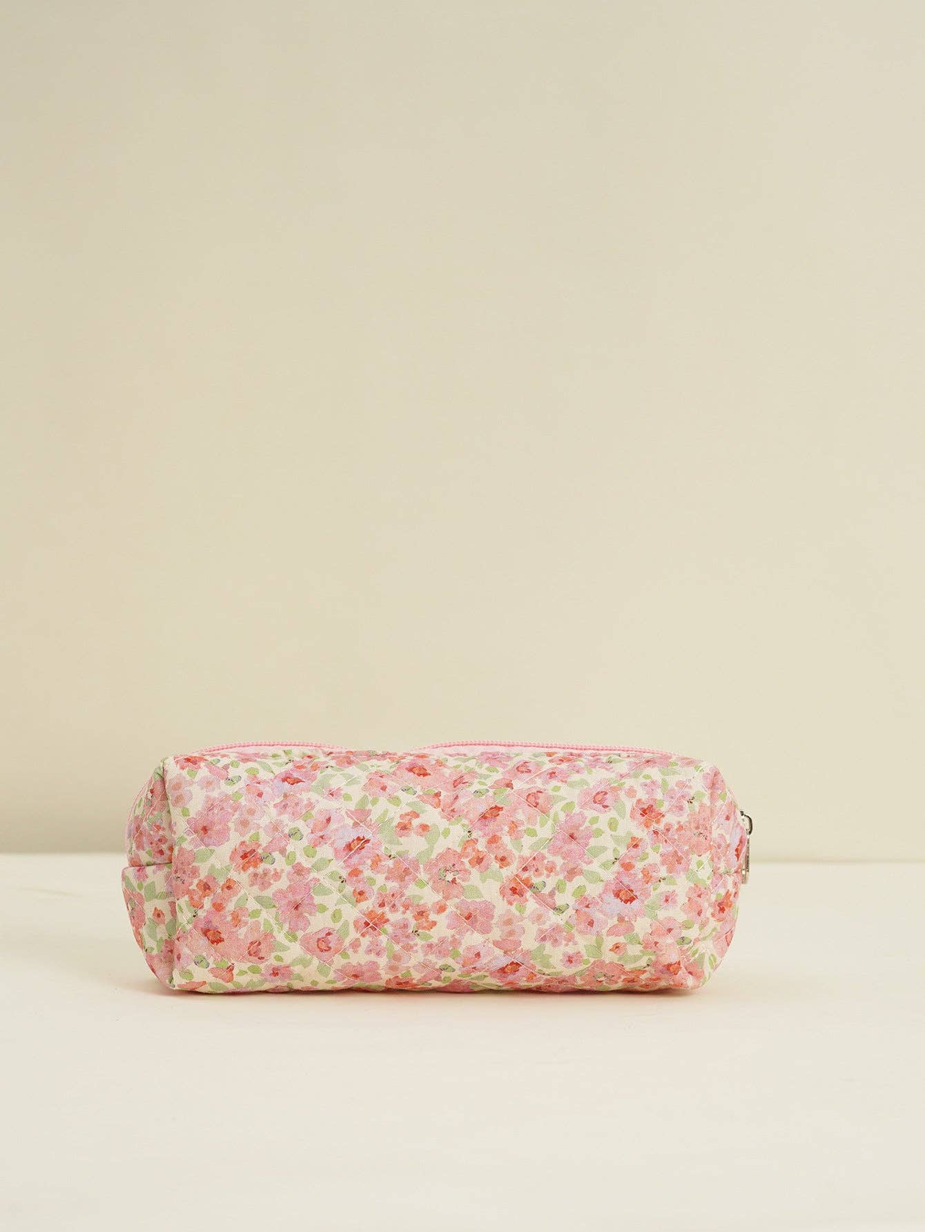 Dipped Shop – Engroshandel Kosmetiktaske – Sød quiltet kosmetiktaske med blomsterprint DP25E86310