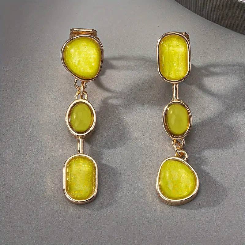 Huis Van Merken - Wholesale Clip-On Earrings - Asymmetric Geometric Tassel Clip-On Earrings – 18K Gold Plated Bohemian Jewelry Gift2