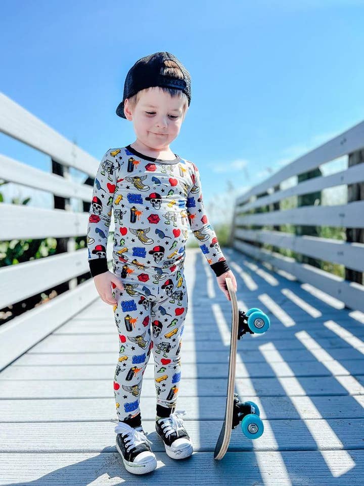 Bells & Rainbows by TND - Venta al por mayor Conjunto de pijama - Niños - Set de pijama Cool Dude de 2 piezas