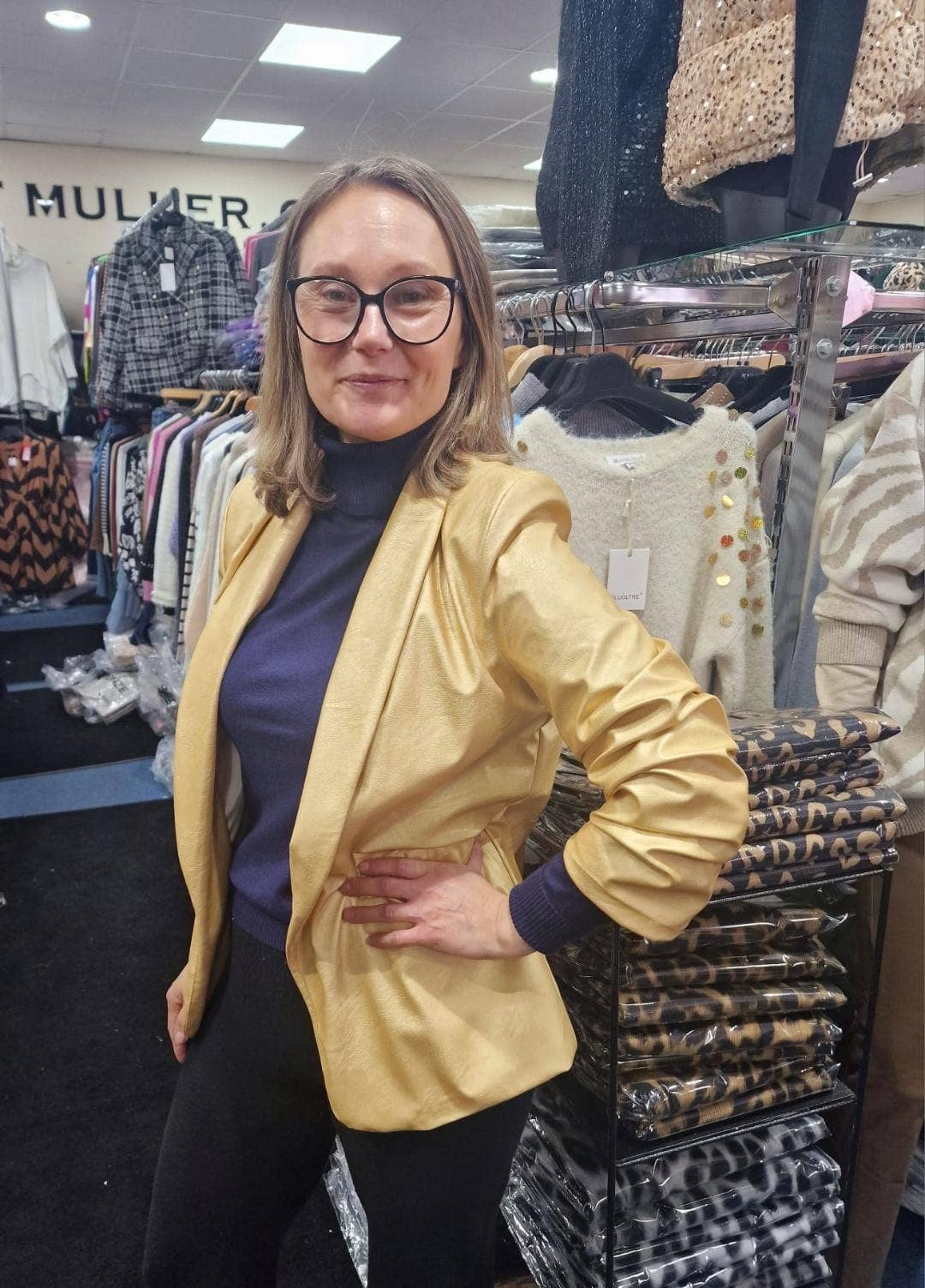 Kurt Muller – wholesale Blazer – Women's – Vegan Leather Look Matte Ruched Sleeve Blazer7