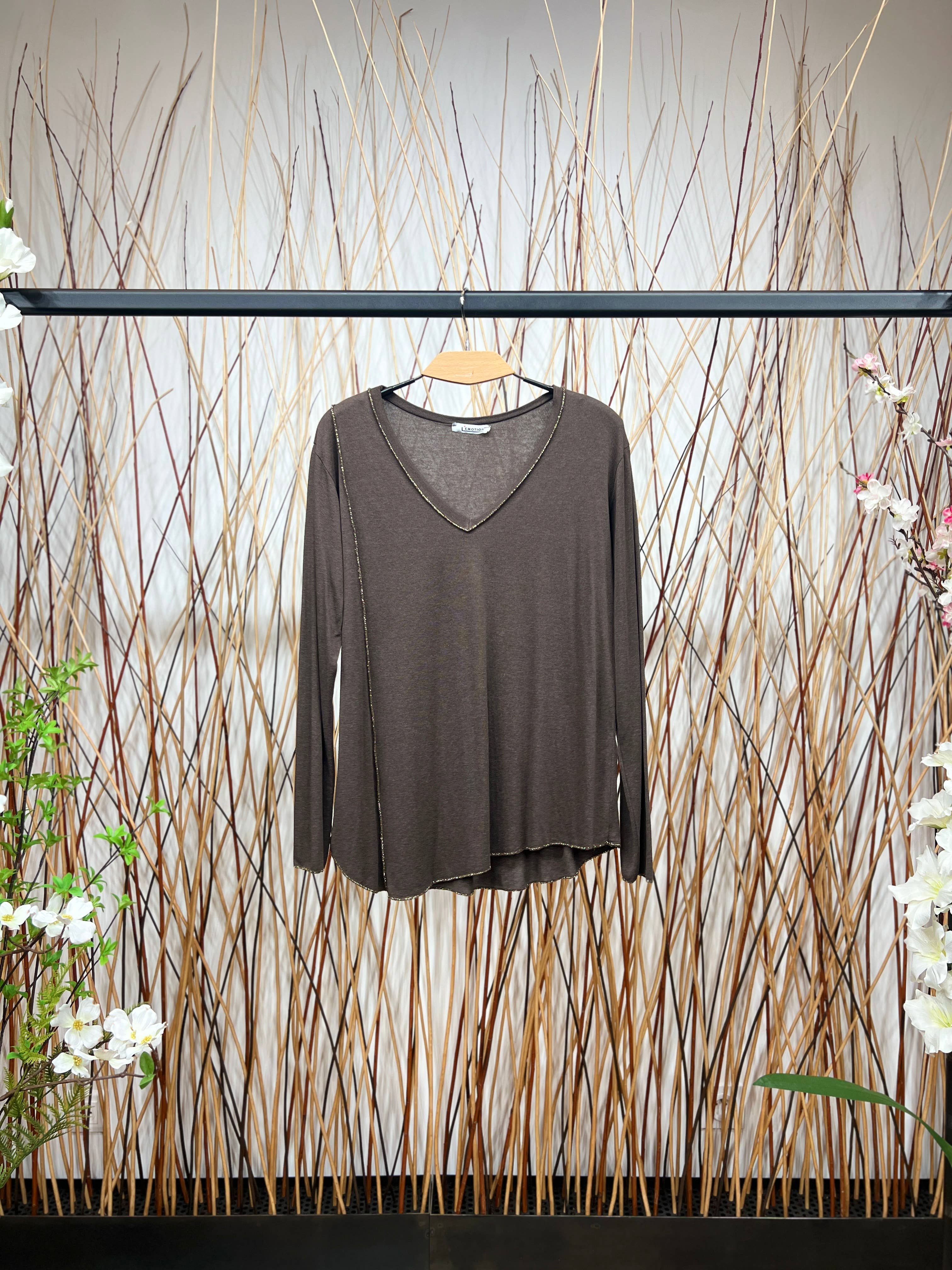 L'Emotion - Wholesale T-Shirt - Women's - Asymmetric Gold Thread Long Sleeve V-Neck T-Shirt 8