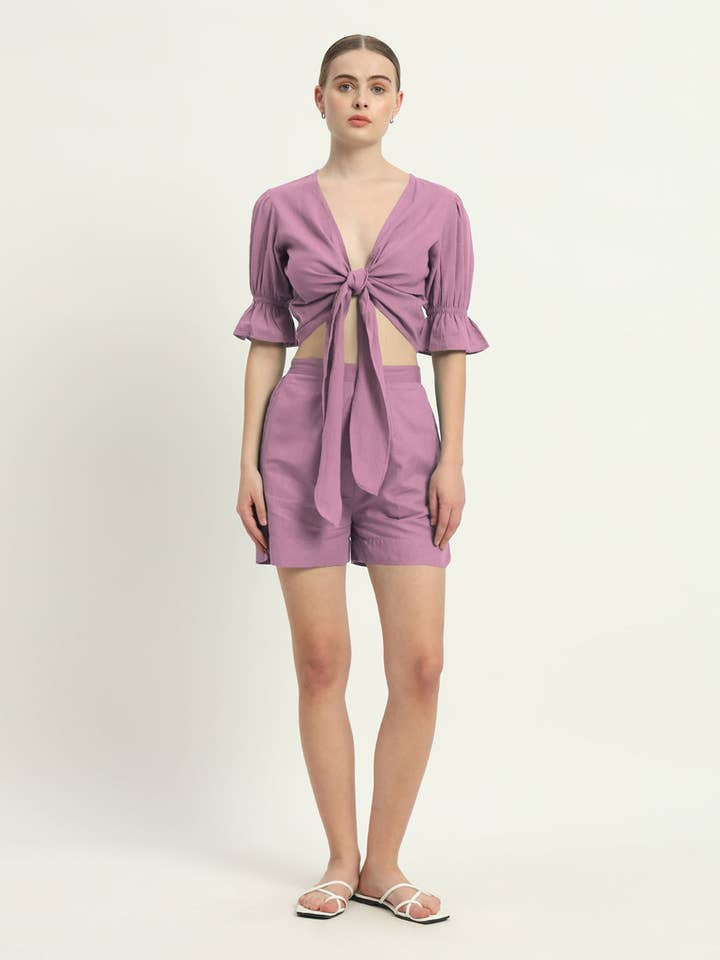 Ensemble assorti de shorts Vague pourpre Bohème Bliss Crop en lin pour la vente par Thevasa