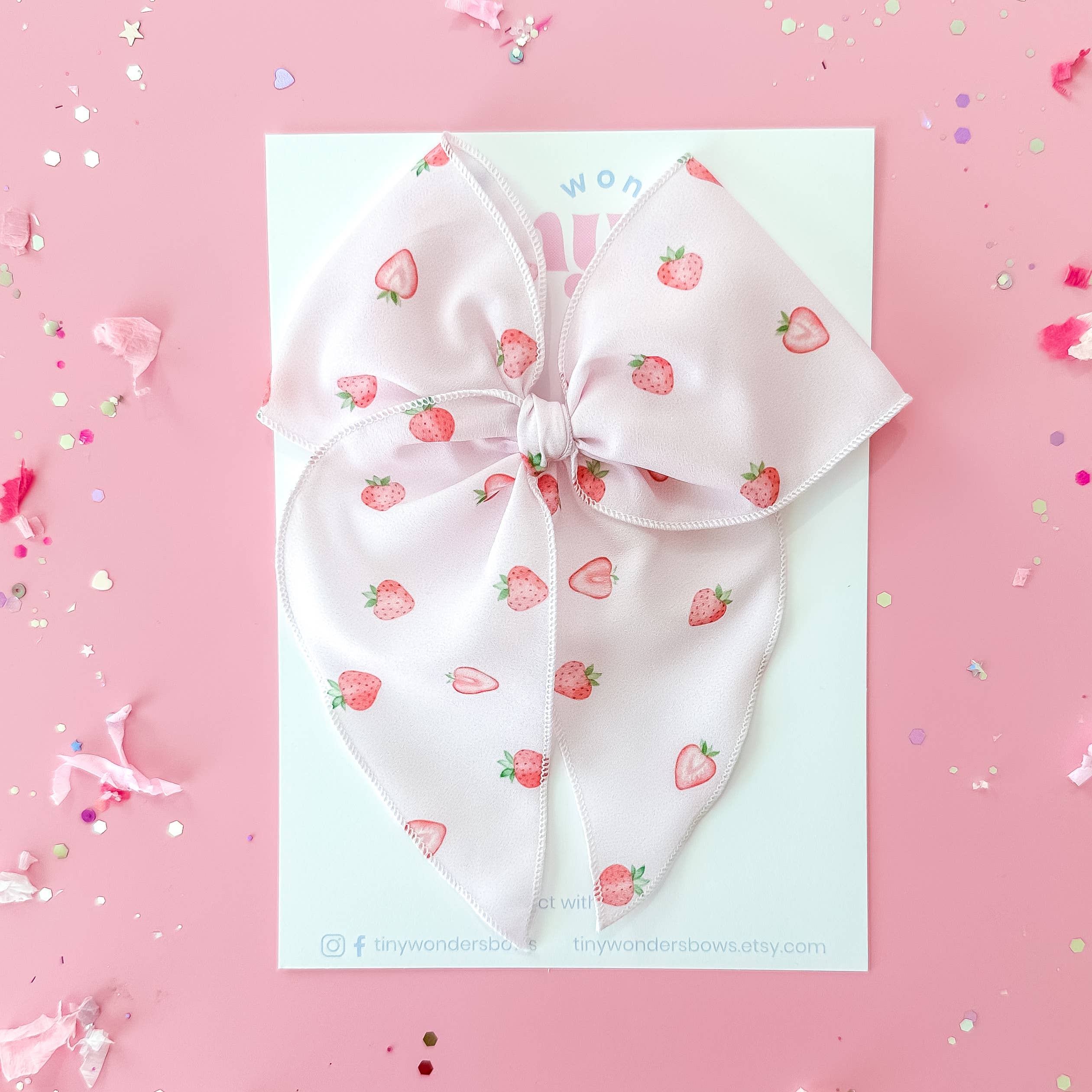 Tiny Wonders Bows - Wholesale Hair Bow - Kids - Strawberries, crepe0