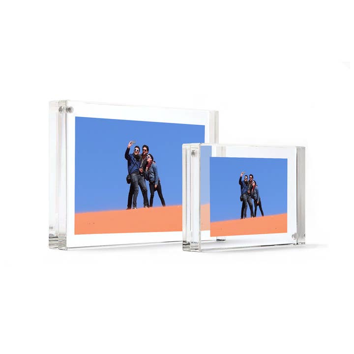 Canetti Design Group Inc. - Wholesale Picture Frame - Original Magnet Frame