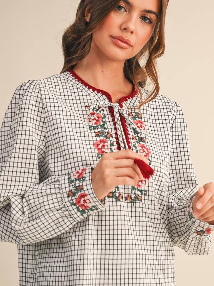 &MERCI - Wholesale Blouse - Women's - FLORAL CROSS STITCH EMBROIDERED CHECKERED TOP MTP414714