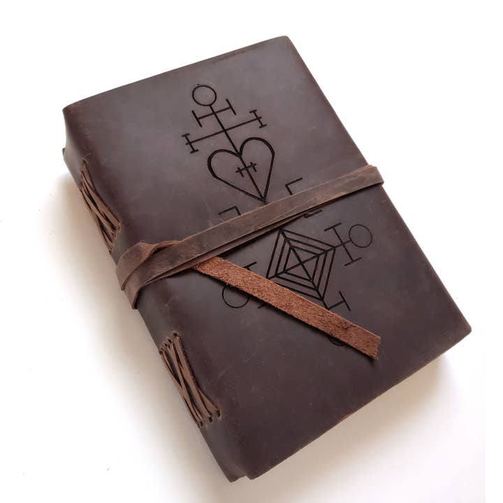 Islandsk Kærlighed Charm Læder Journal Med Snor Uforet Papir for engroshandel hos Lyoncraft