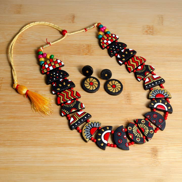 House of Kraft Jewelry & Accessories – wholesale Jewellery set – Celestial Jewelry Set | Clay Jewelry | Half Moon Jewelry13