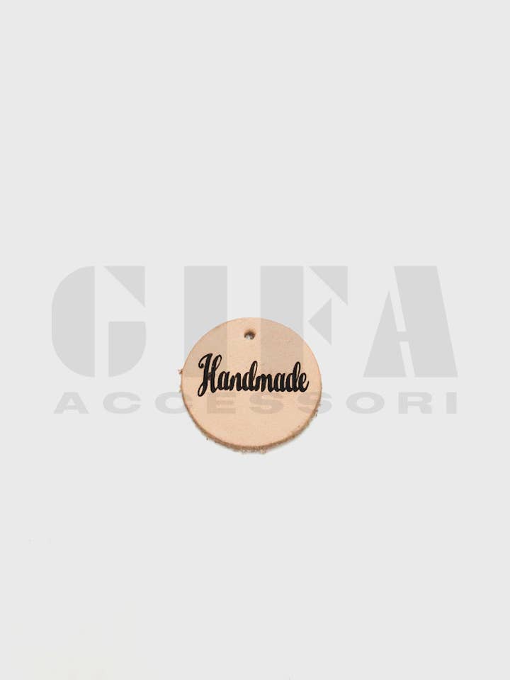 Rund läderetikett med hål 3 cm logotyp Handmade för wholesale av Gifa Accessori
