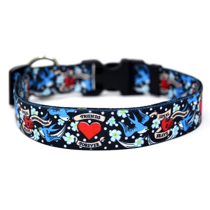 Collier standard Love Tattoo pour la vente par Yellow Dog Design