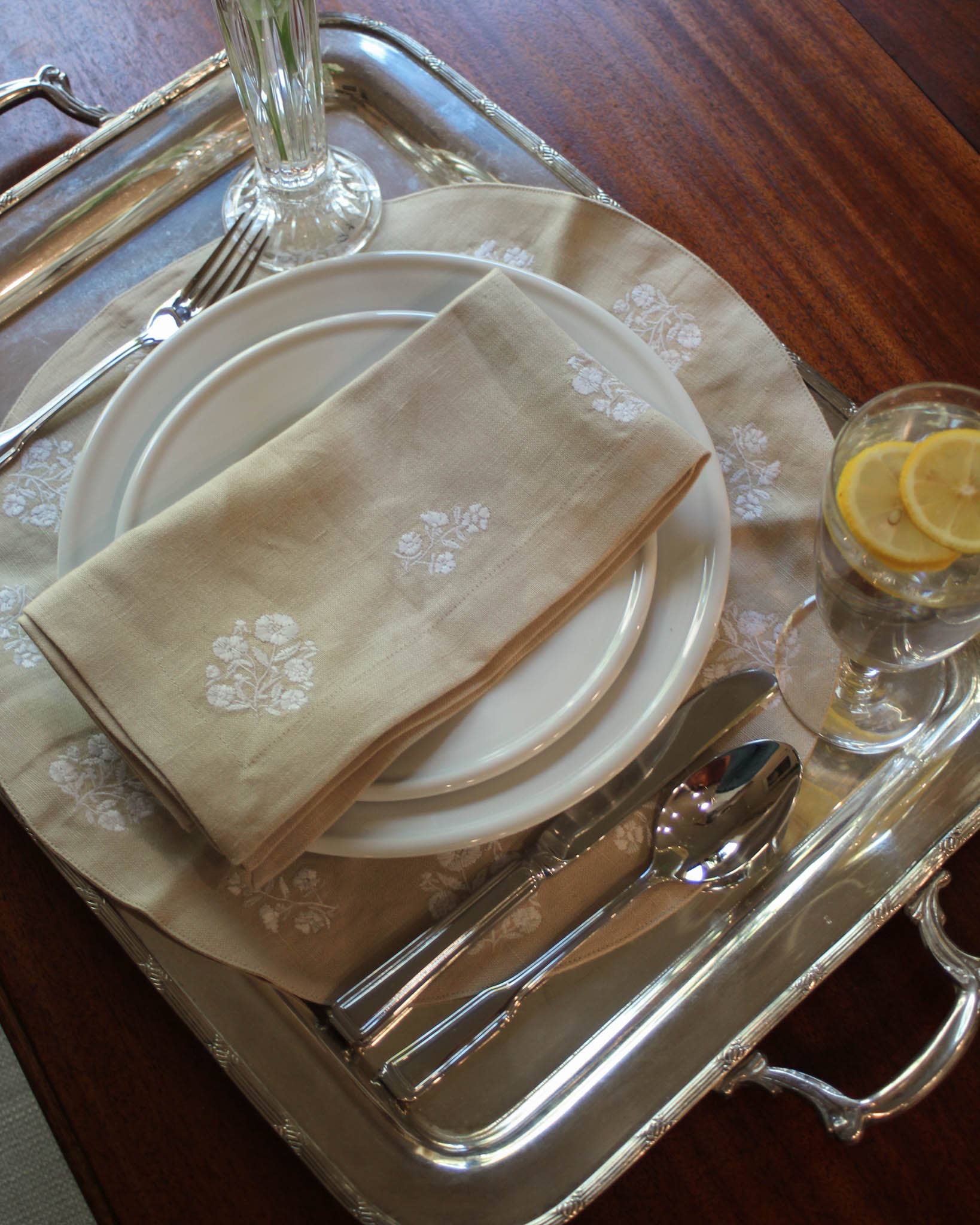 Natural White Embroidered Dinner Napkins in Linen Cotton, Set of Four for wholesale on Faire9