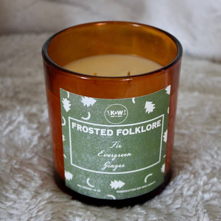 Frosted Folklore, bougie en verre de 12 oz pour la vente par Knit & Wick