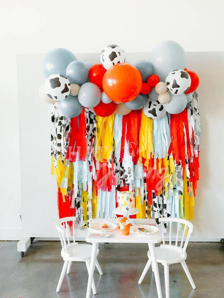 Livet på gården frynsebaggrund for engroshandel hos Oh My Darling Party Co