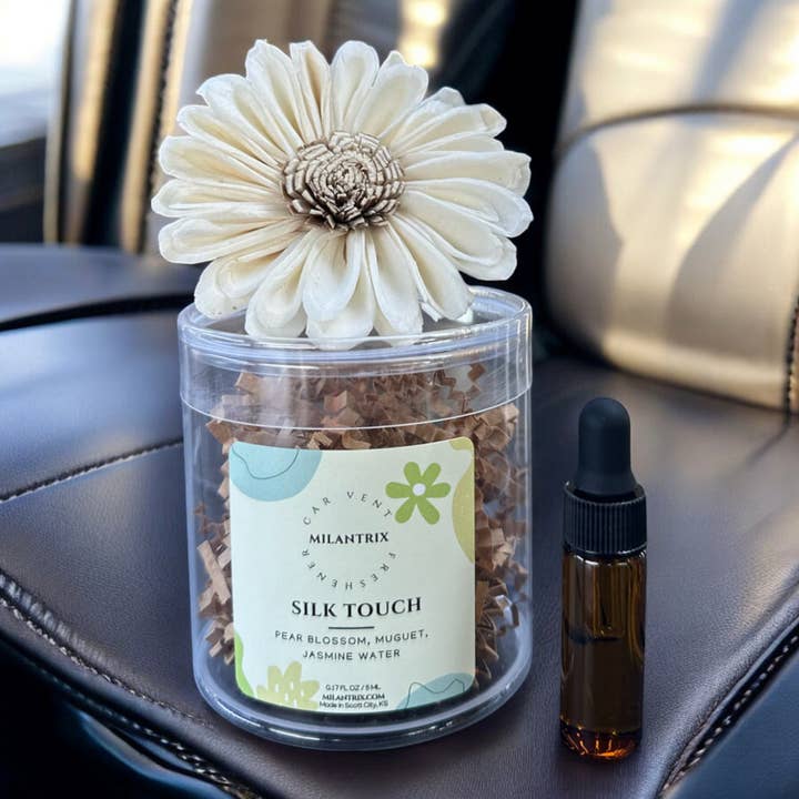 Car Freshener Diffuser Vent Clip & Silk Touch Refreshing Oil for wholesale by Milantrix