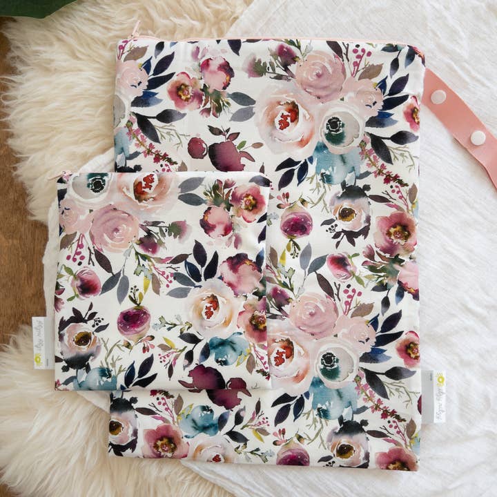 Itzy Ritzy - Wholesale Wet Bag - Kids & Baby - Travel Happens™ Medium Wet Bags1