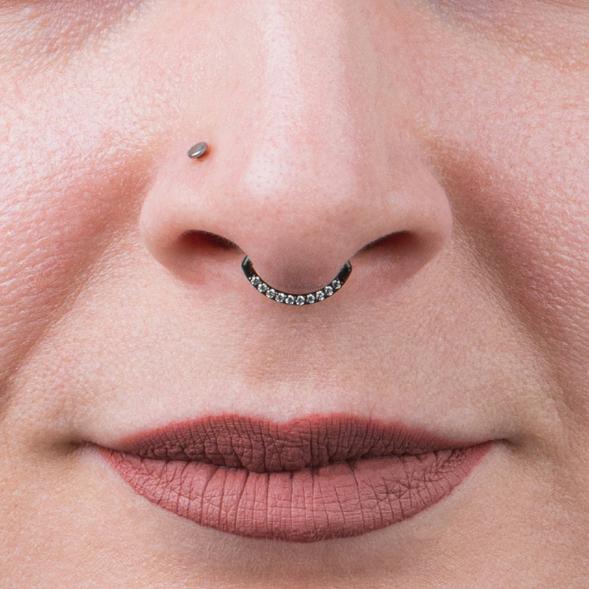 Anello per setto nasale incernierato in titanio Marquise, calibro