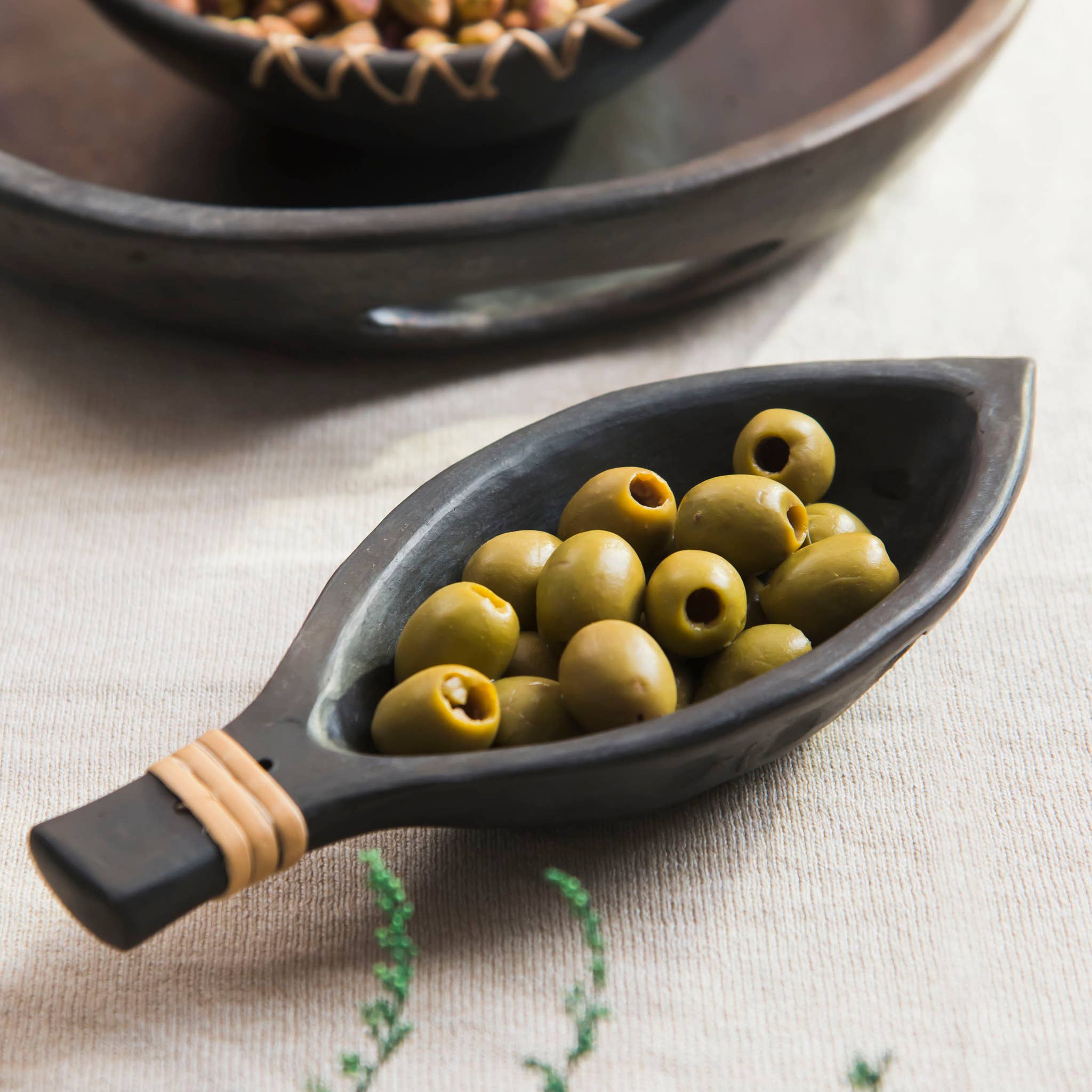 Mela Artisans - Wholesale Decorative Plate/Dish/Bowl - Longpi Black Clay Nut Bowl1