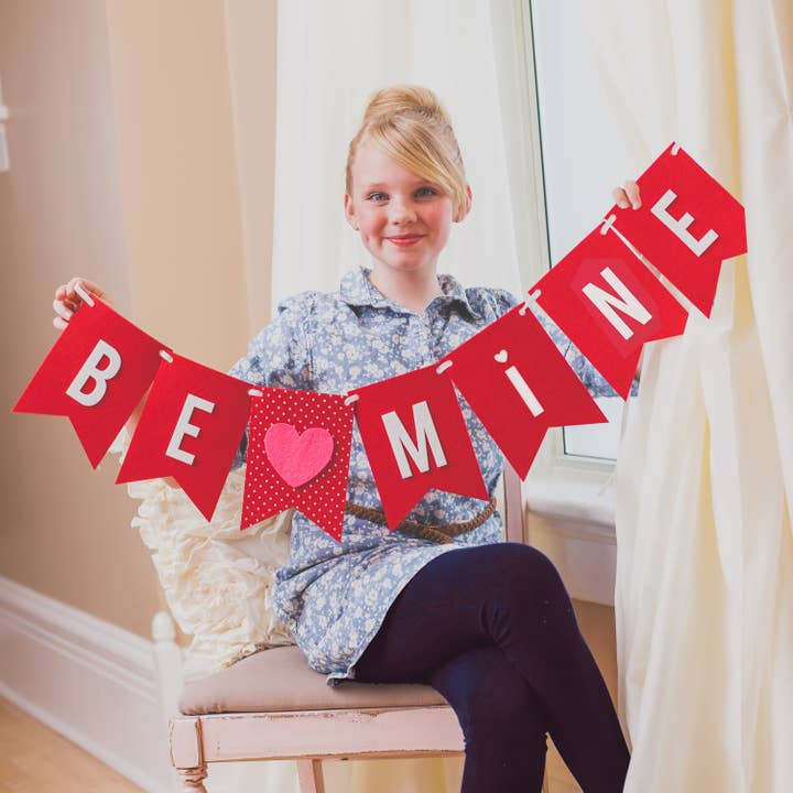 Decomod - Wholesale Party Sign/Banner - Be Mine Felt Banner1