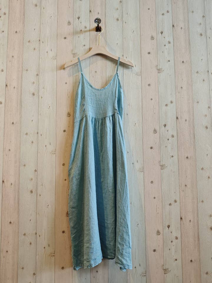 Linen & More - Wholesale Dress - Women's - REF 33195 100% LINEN STRAPPY DRESS
11