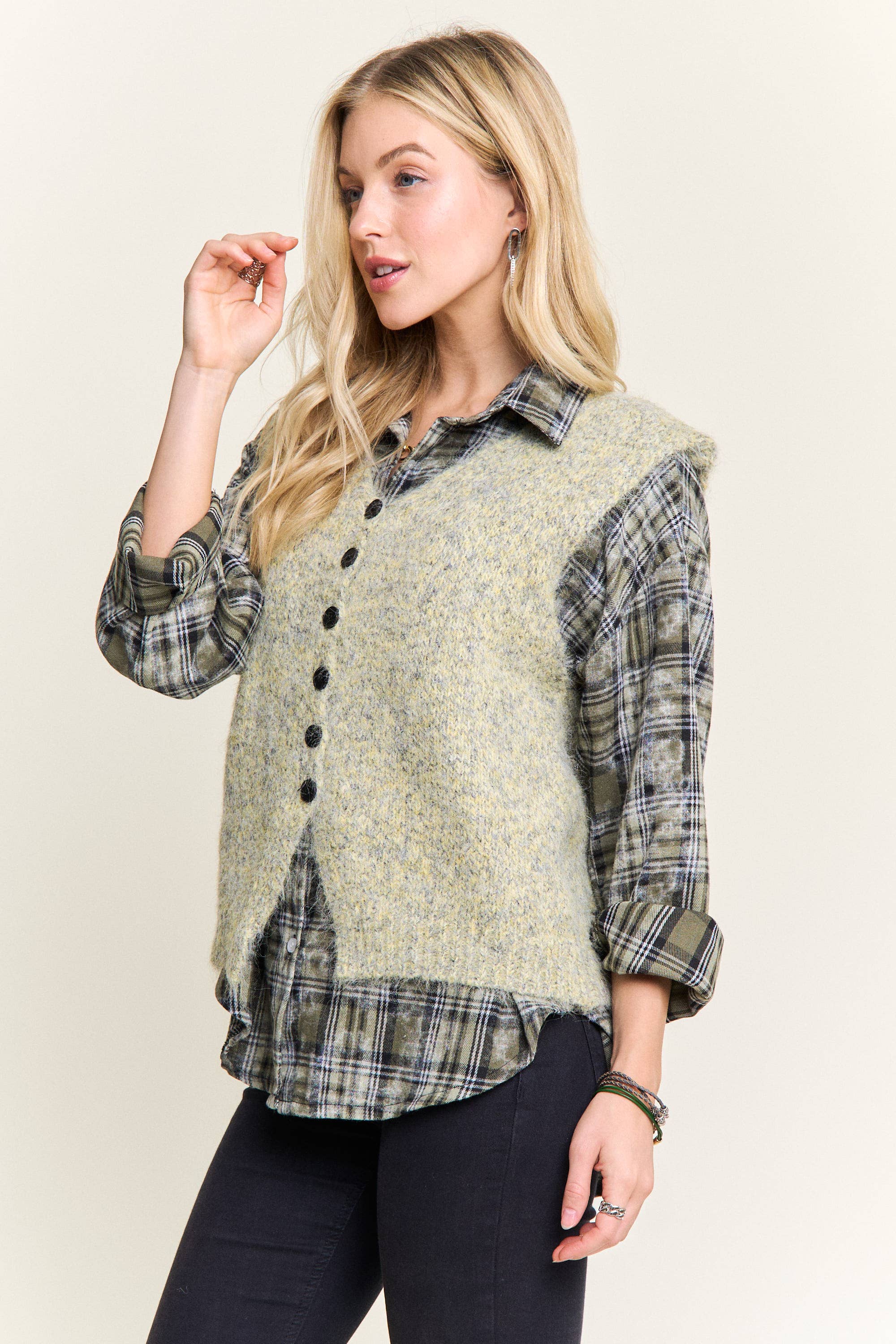 ADORA LA - Wholesale Outerwear Vest - Women's - CESW4158-BUTTON-UP FUZZY KNIT SWEATER VEST11