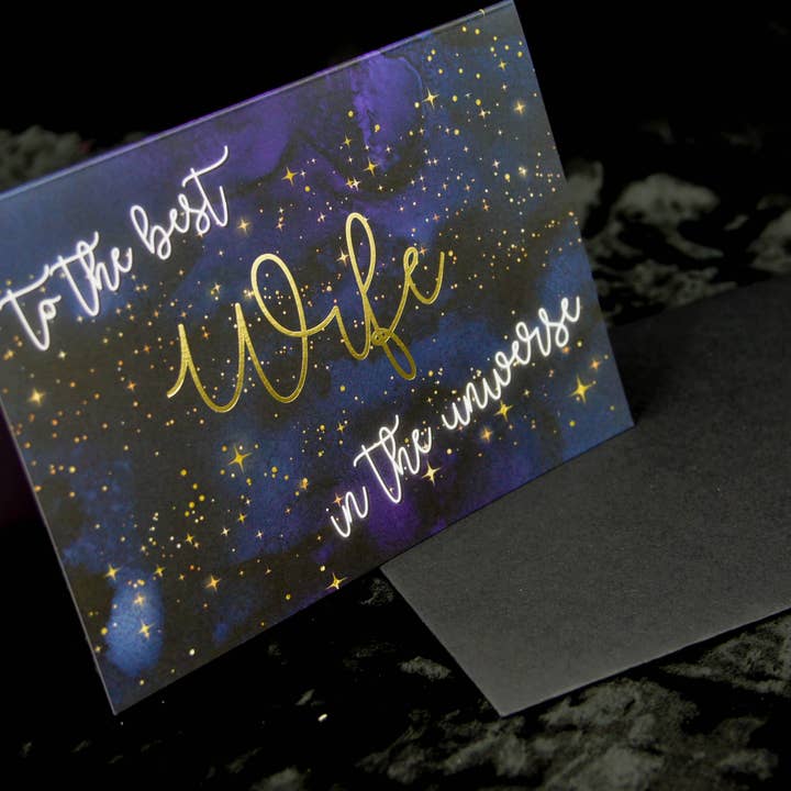 Blue Galaxy Carte de vœux « Meilleure épouse dans l'univers » pour la vente par The Gothic Stationery Company