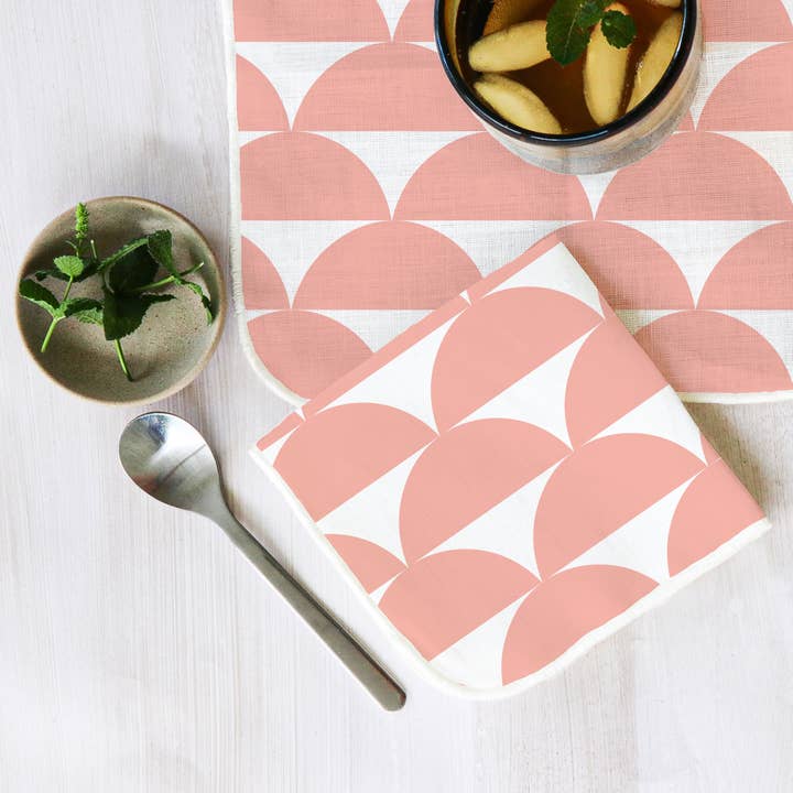 Serviettes cocktail en demi-cercles, lot de 4, lin pour la vente par Muse Textiles