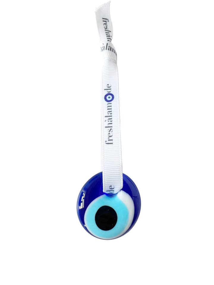 Amulette Petit Œil Mauvais Bleu Classique pour la vente par FRESHALAMODE / fashionably protected