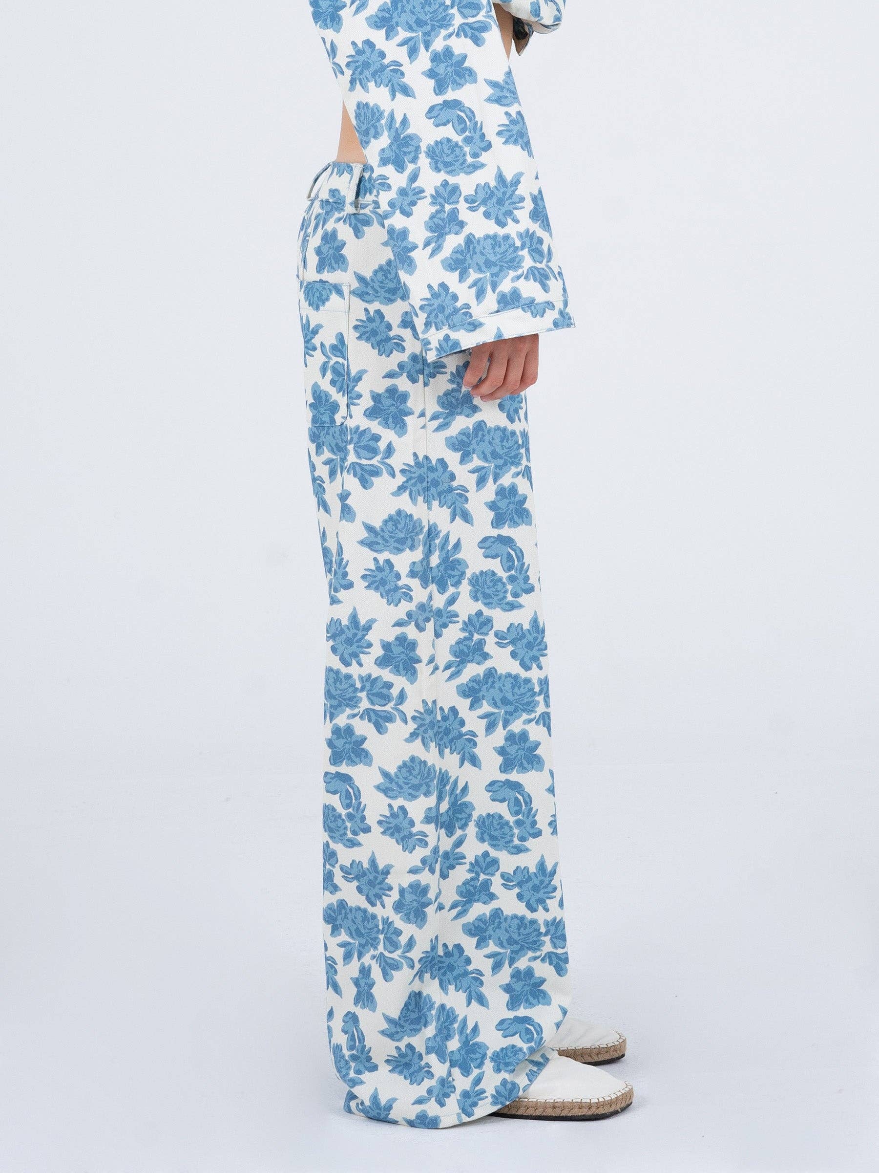 CARMEN SAYS - Wholesale Pants - Women's - Brook Flower Printed Denim Jeans3