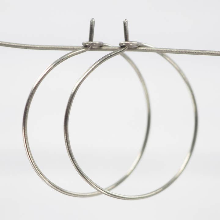 1 inch seamless Titanium hoop earrings - Polished for wholesale by MadebyJenWren