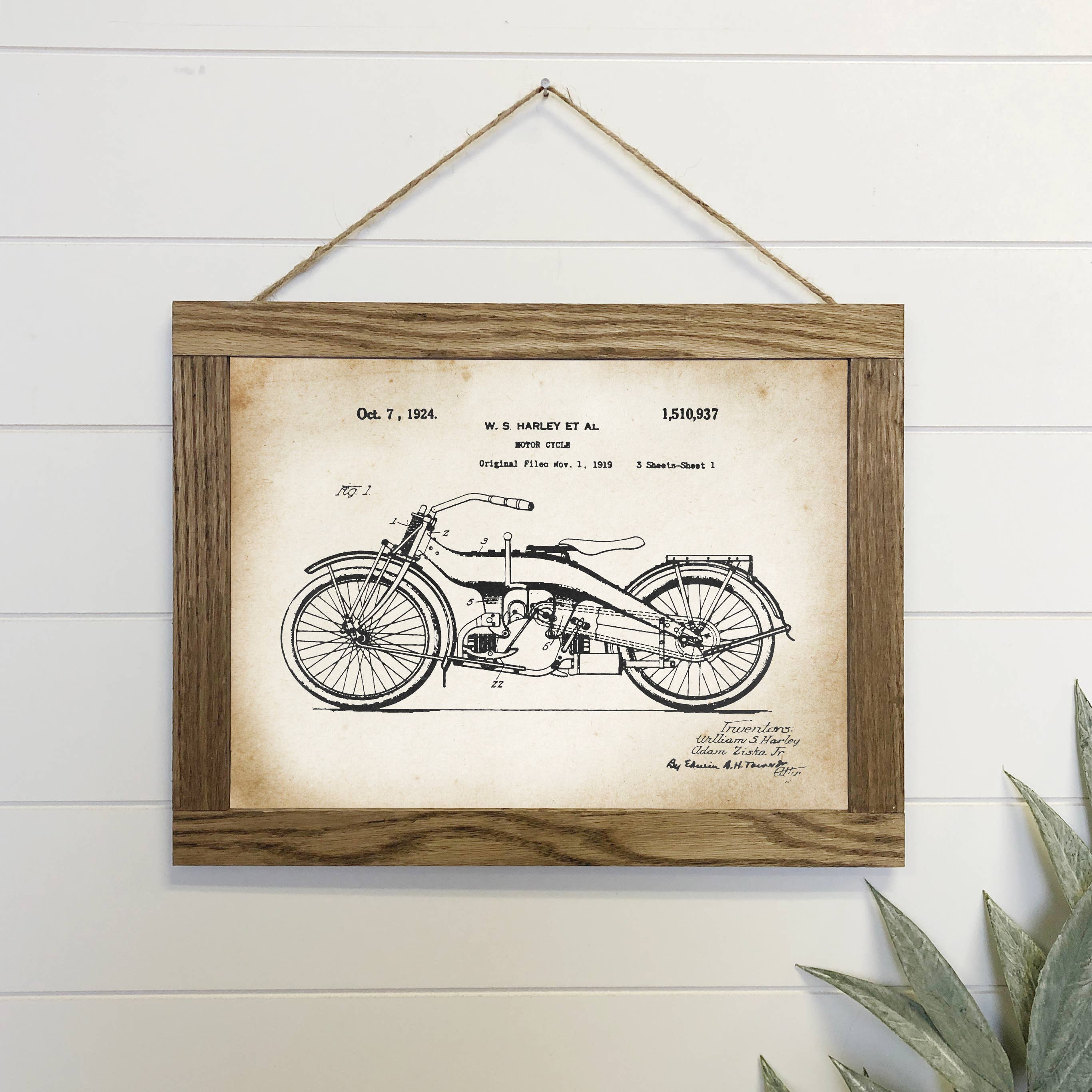 Hangout Home - Wholesale Sign - Vintage Harley Davidson Motorcycle Canvas Wood Sign Framed0